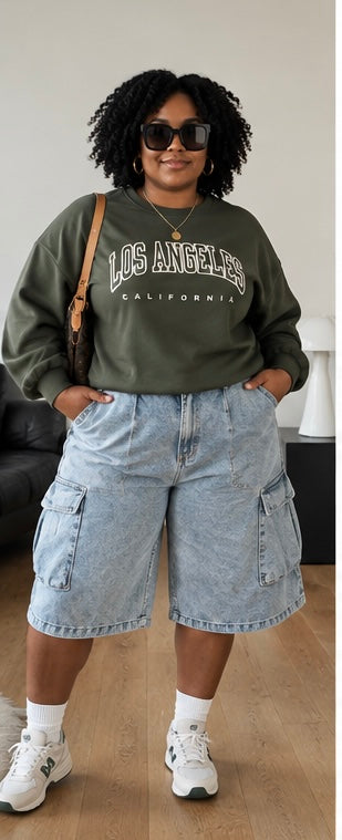 Washed Multi‑Pocket Cargo Loose Fit Capri Jeans